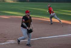 125: baseball_2748