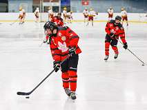 19: Warmup Canucks vs Thorld Blackhawks Feb 18 2022-017