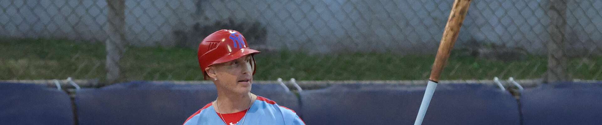 Click to show or hide the buttons